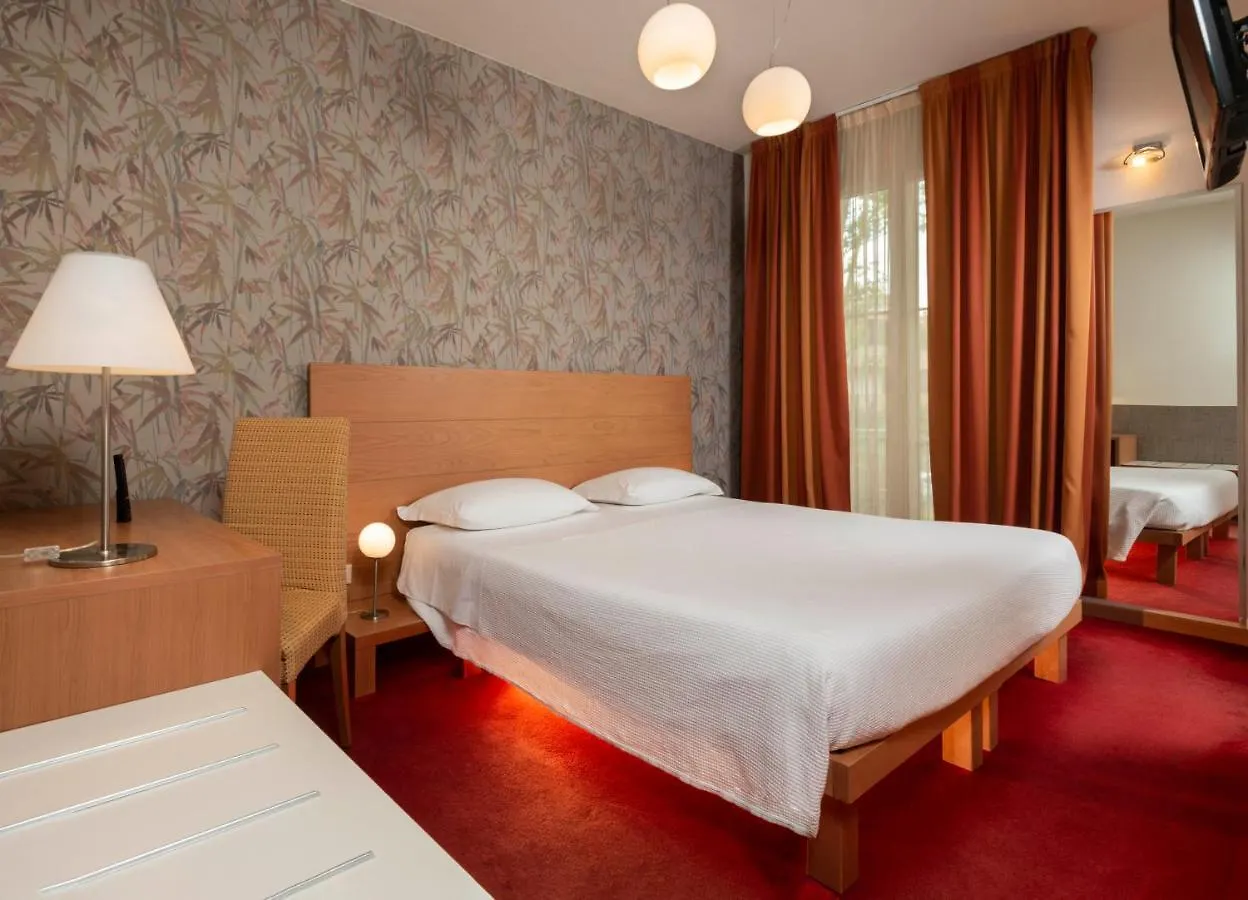 Accademia Hotel Rimini 3*,  İtalya